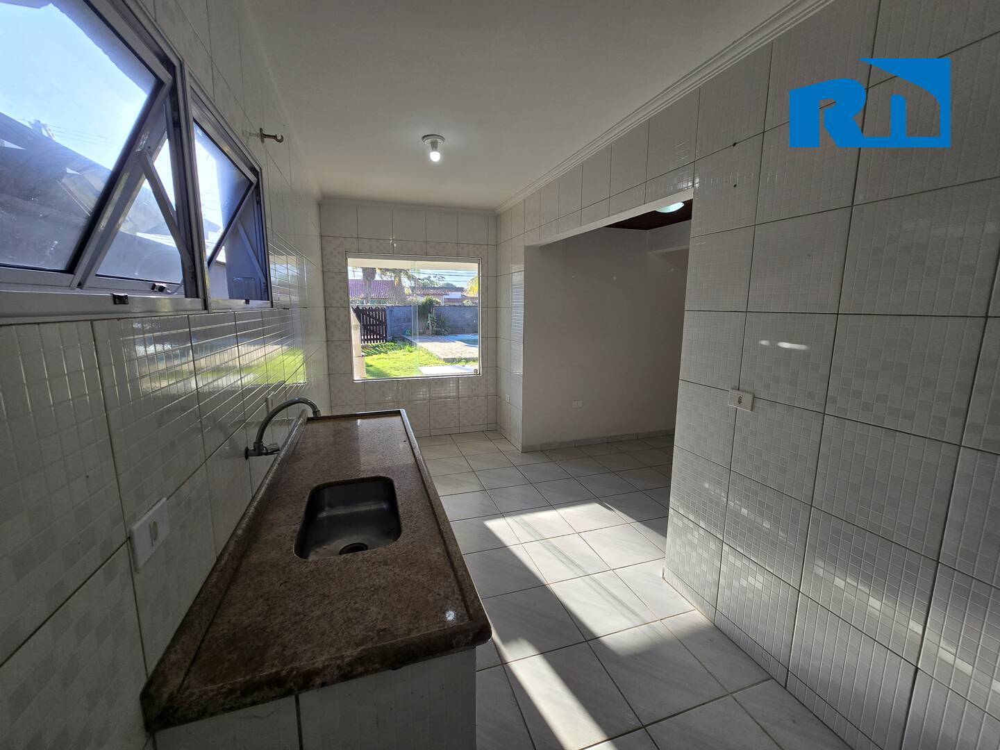 Casa à venda com 1 quarto, 350m² - Foto 7