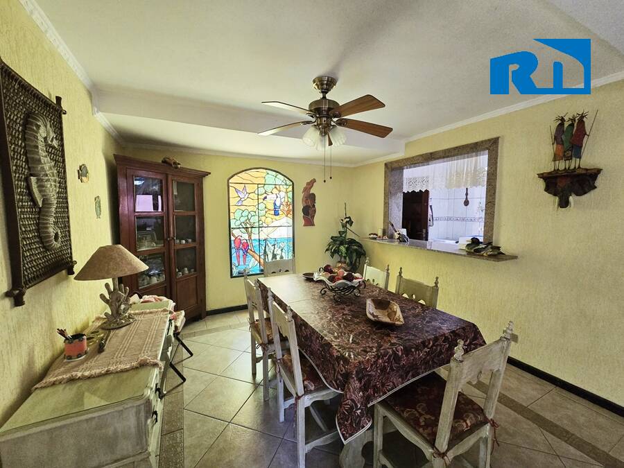 Casa à venda com 3 quartos, 179m² - Foto 8
