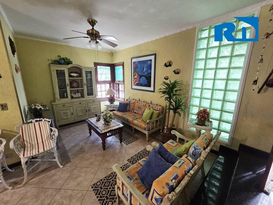Casa à venda com 3 quartos, 179m² - Foto 4