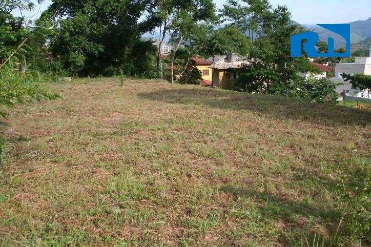 Terreno a venda em condominio, na Praia Martim de Sá em Caraguatatuba