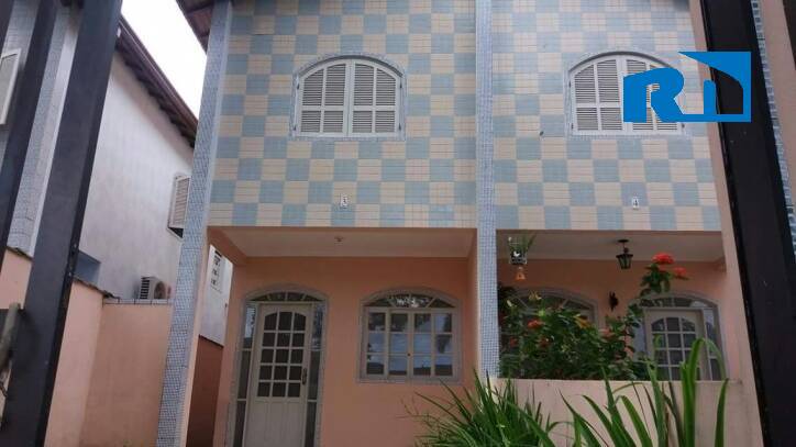 Casa à venda no bairro Indaiá, em Caraguatatuba-SP